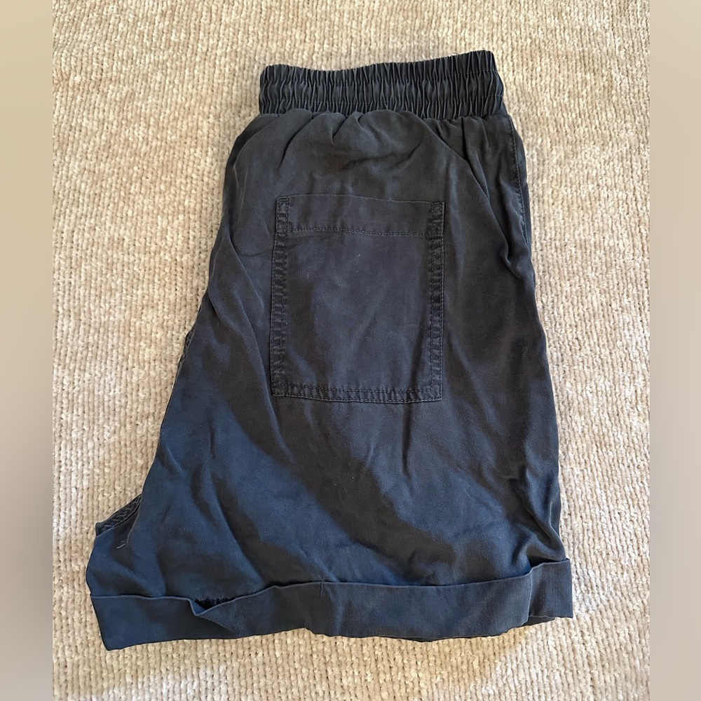 Stretchy Shorts - Size Small